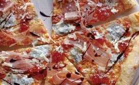 Cal-Italia Pizza with Prosciutto and Figs