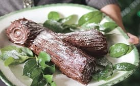 Caramel-Pecan Bûche de Noël