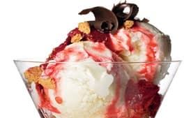 Cheesecake Ice Cream with Strawberry Sauce