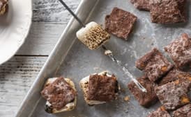 Chocolate Peanut Butter-Covered Cheez-It S'mores