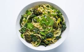 Cold Sesame Noodles with Broccoli and Kale