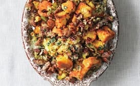 Cornbread, Sausage, and Pecan Dressing