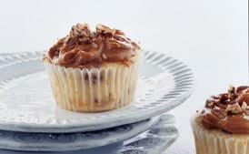 Cranberry Cupcakes with Dulce de Leche Pecan Frosting