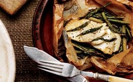 Fish Fillets in Parchment with Asparagus and Orange