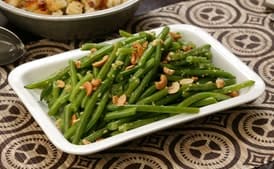 Green Beans with Ginger and Cashews