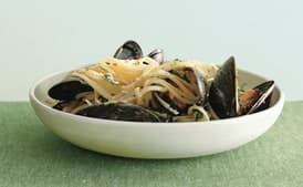 Linguine with Mussels and Fresh Herbs