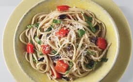 Linguine with Red Bell Peppers and Kalamata Olives