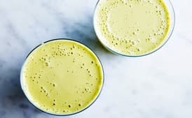Matcha-Mango Smoothie