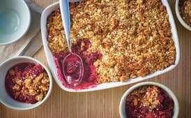 Mixed Berry Crumble With Oats and Almonds
