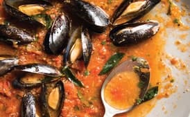 Mussels in Light Broth
