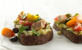 Niçoise Toasts