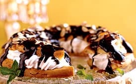 Peppermint Cream-Puff Ring with Chocolate Glaze