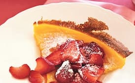 Puffed Pancake with Strawberries