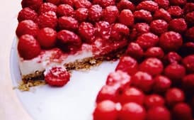 Raspberry, Whiskey & Oat Cheesecake