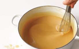 Rich and Silky Turkey Gravy