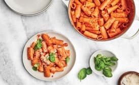 Rigatoni with Easy Vodka Sauce