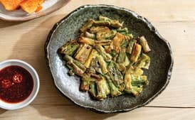 Pajeon (파 전 / Scallion Pancakes)