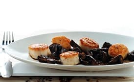 Sea Scallops with Mushrooms and Sherry