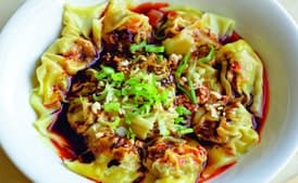Sichuanese Wontons in Chilli Oil Sauce (Hong You Chao Shou)