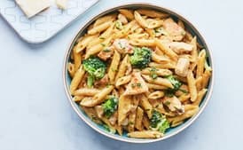 Simple One-Skillet Chicken Alfredo Pasta