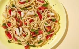 Spaghetti with Crab and Tomatoes