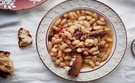 Stewed Cannellini Beans with Chiles and Thyme