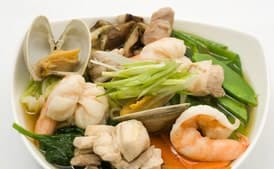 Udon Noodles with Chicken, Shellfish, and Vegetables