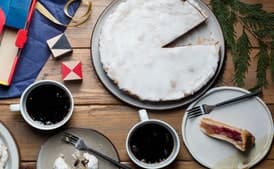 Christmas Glazed Apple Cake (Weihnachten Gedeckter Apfelkuchen)