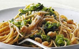Whole-Wheat Spaghetti with Broccoli, Chickpeas, and Garlic