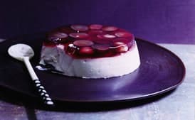 Yogurt and Brown-Sugar Panna Cotta With Grape Gelée